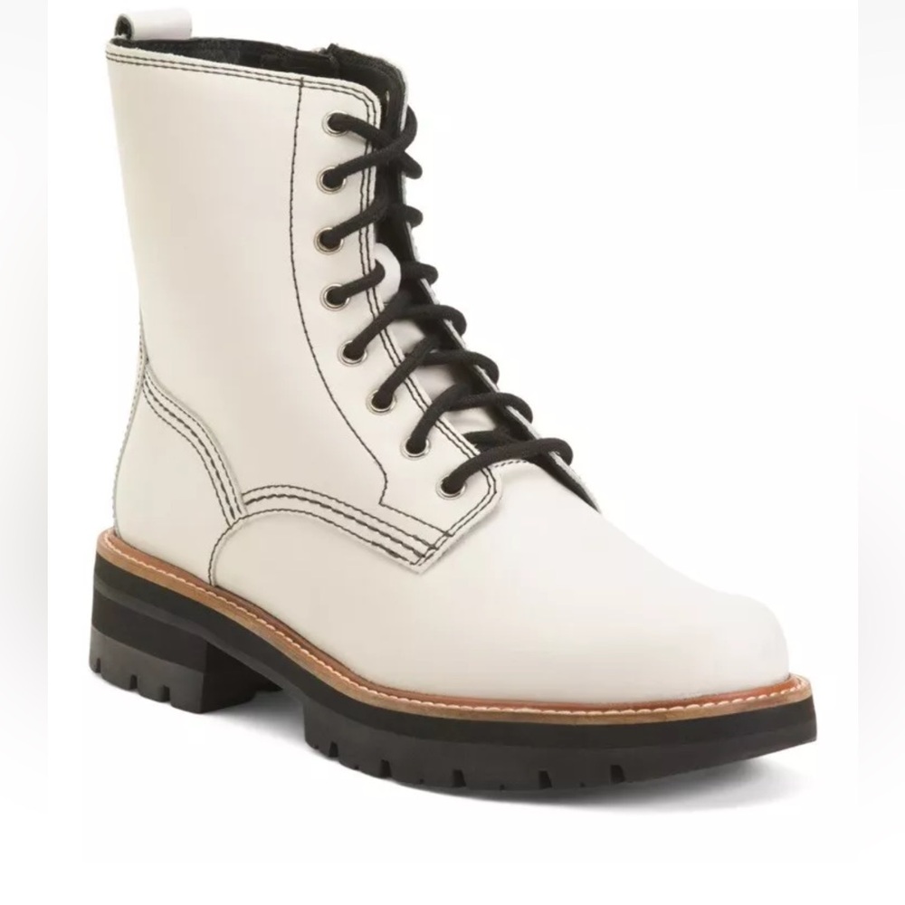CLARKS Women’s Orianna White Side Zipper Boots Size 8